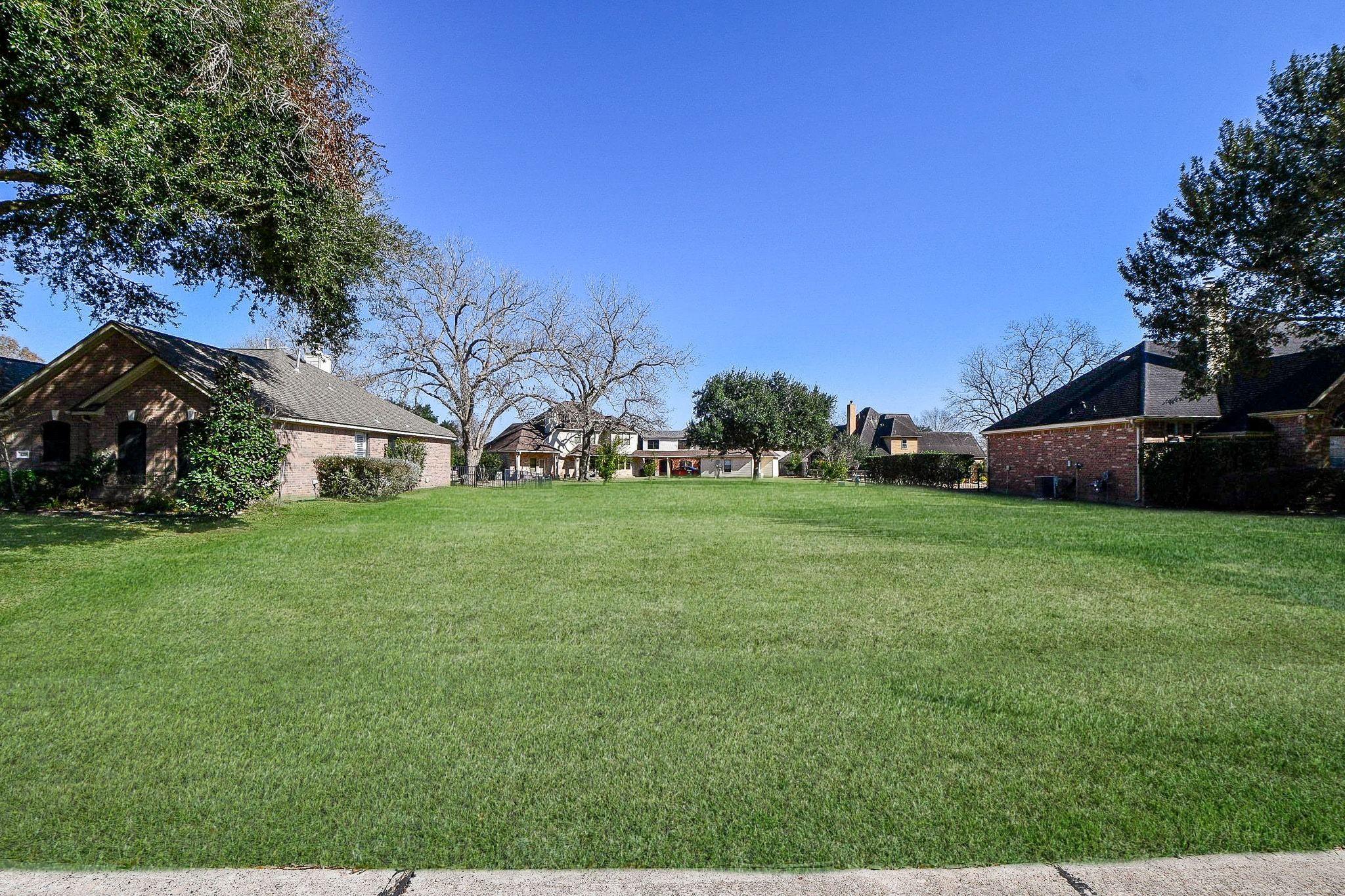 Image 4: Build your dream home!