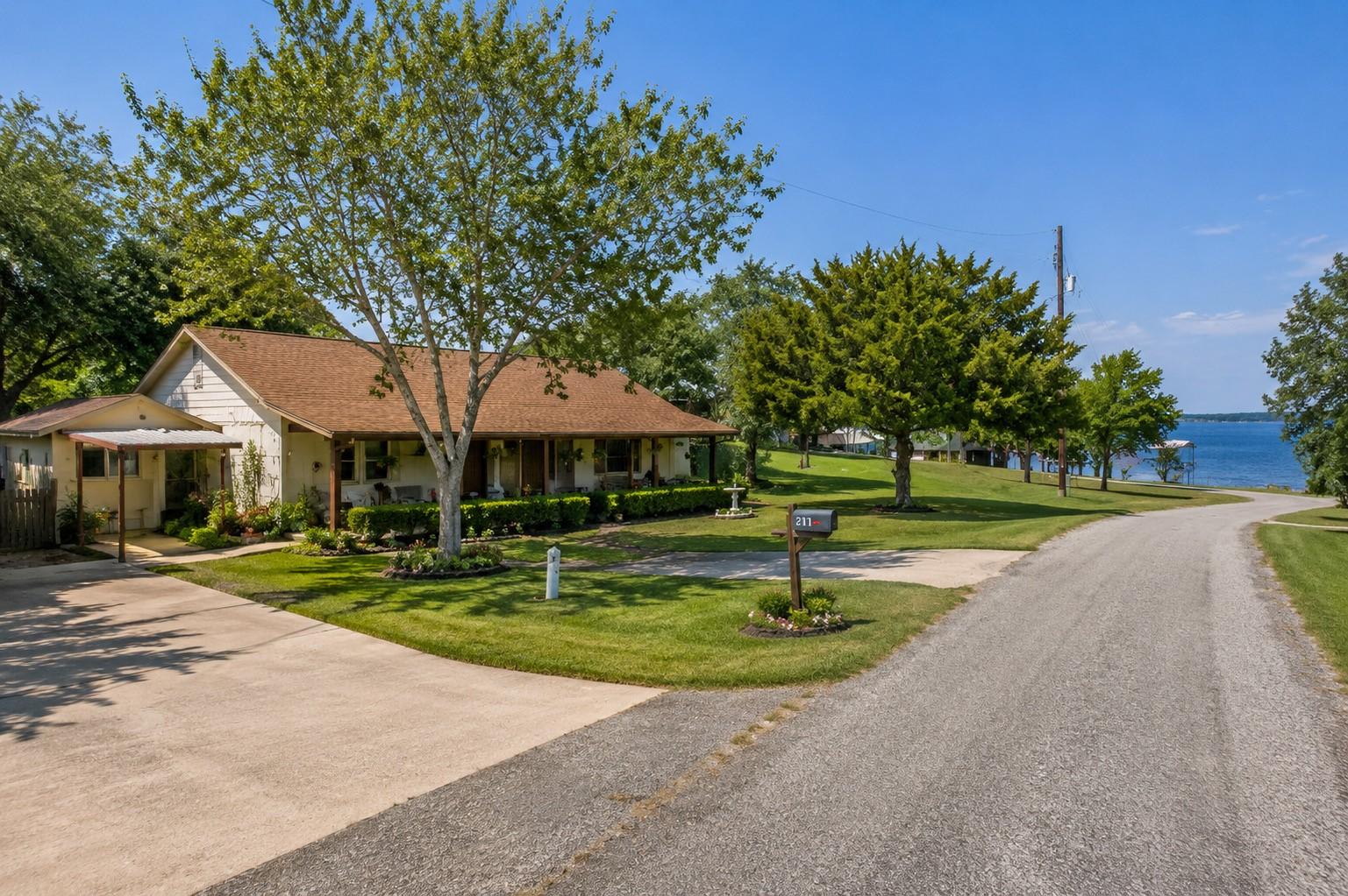 Image 3: Welcome to Camilla Coves lakeside community. Our d