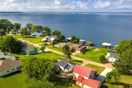 275 Edgewater Drive