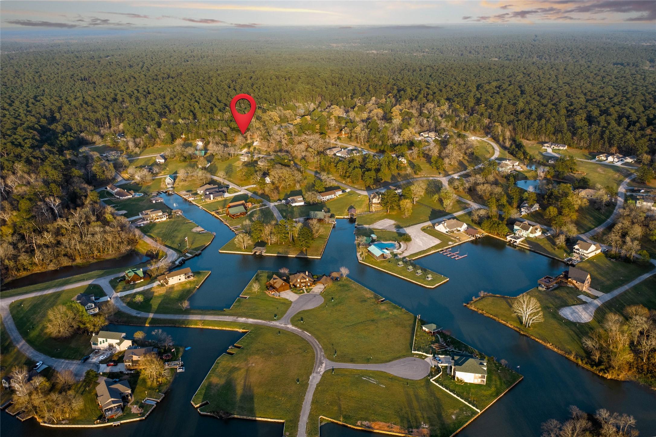 Image 2: Lake Conroe Boat Ramp Access & Neighborhood Amenit