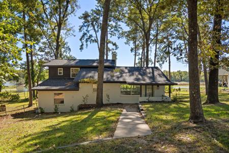 284 Hackberry Street