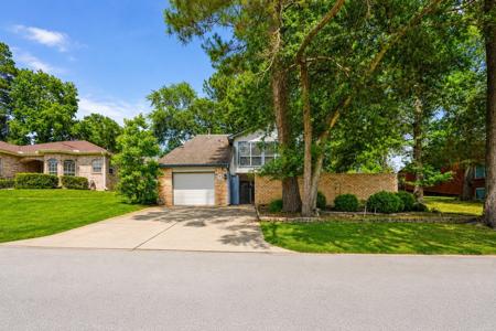 9 Lakeview Manor