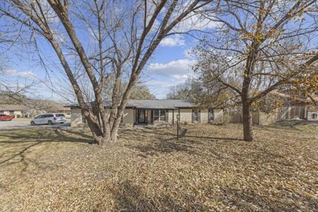 3022 Oakwood Drive