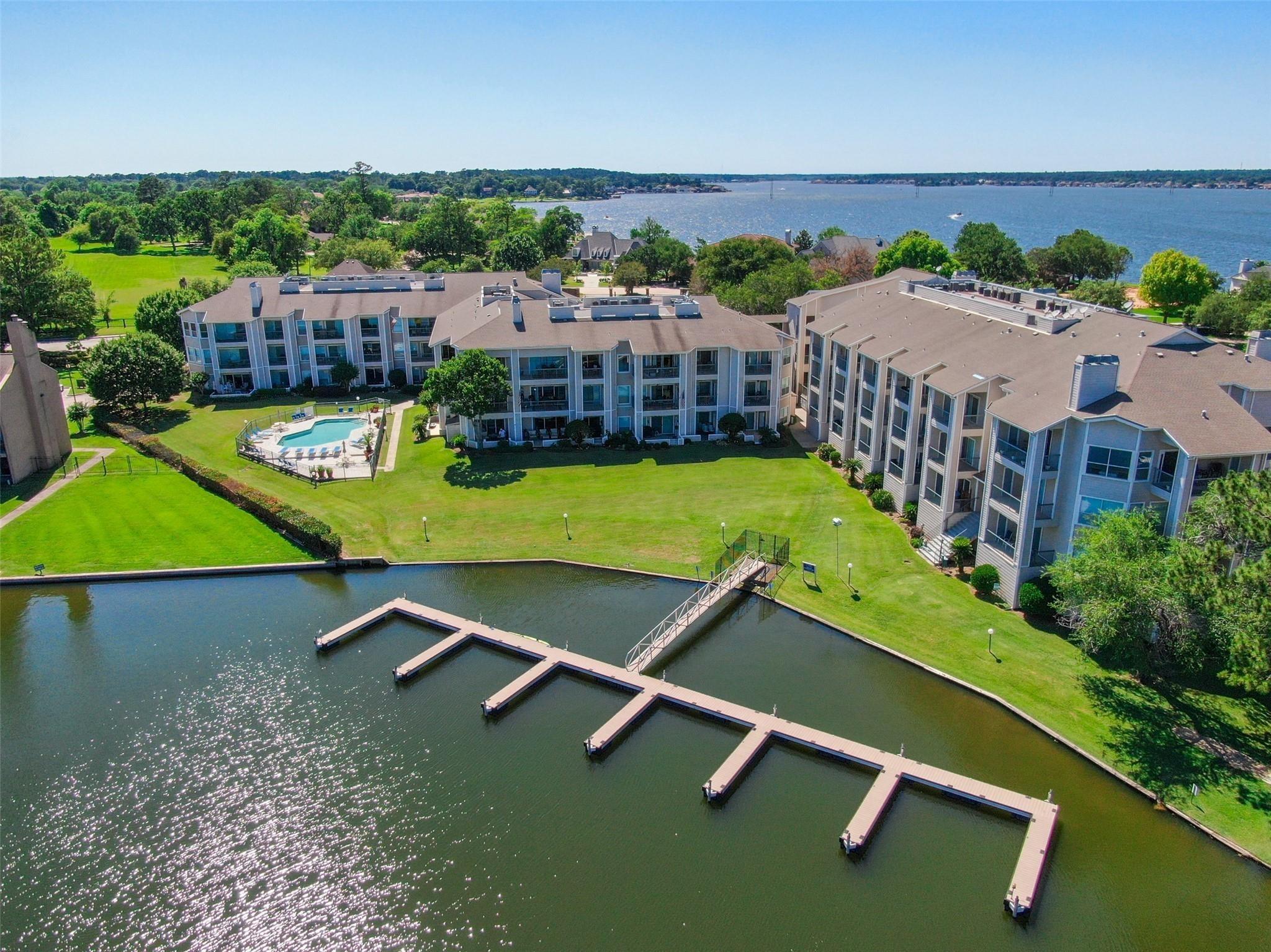 Image 3: Boat Slips/Docks