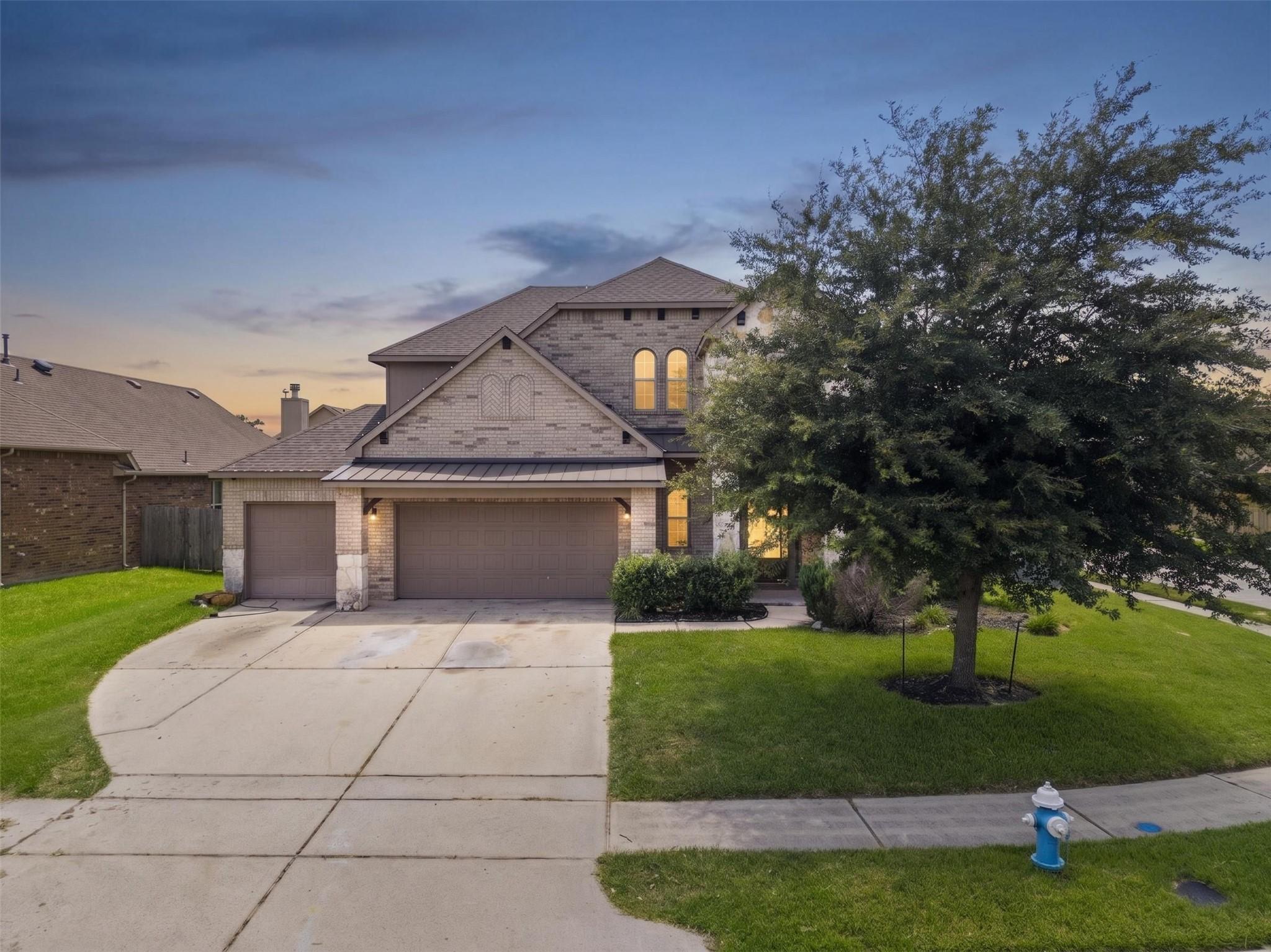 Image 1: Stunning 4BR/3.5BA on a premium corner lot in Brid