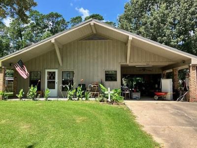 912 Twin Cedar Drive