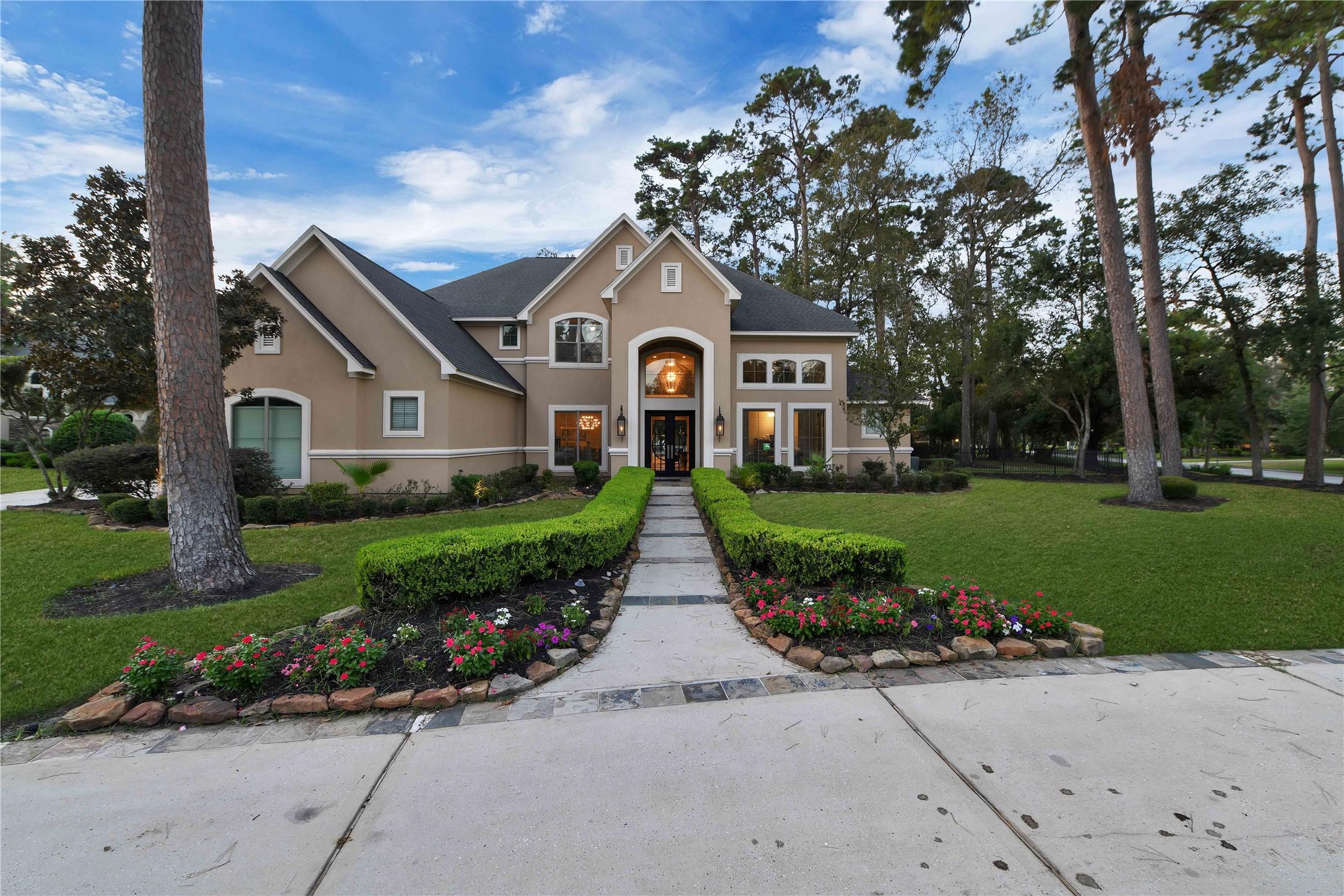 Image 3: Introducing a luxurious, one-of-a-kind water front