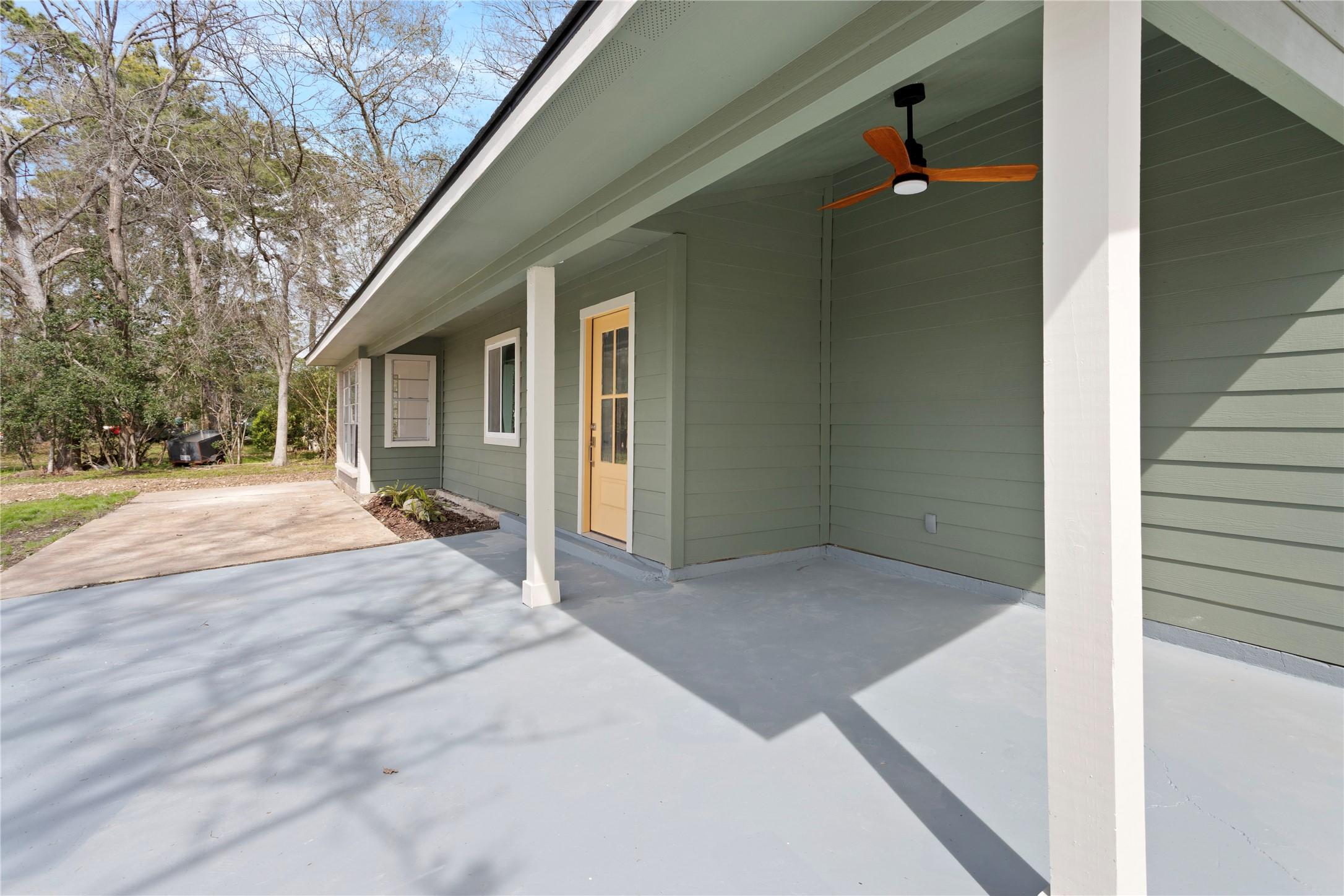 Image 4: Front Exterior