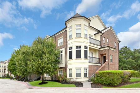 4703 Kings Harbour Court Court