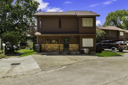 200 Fountain Lake W