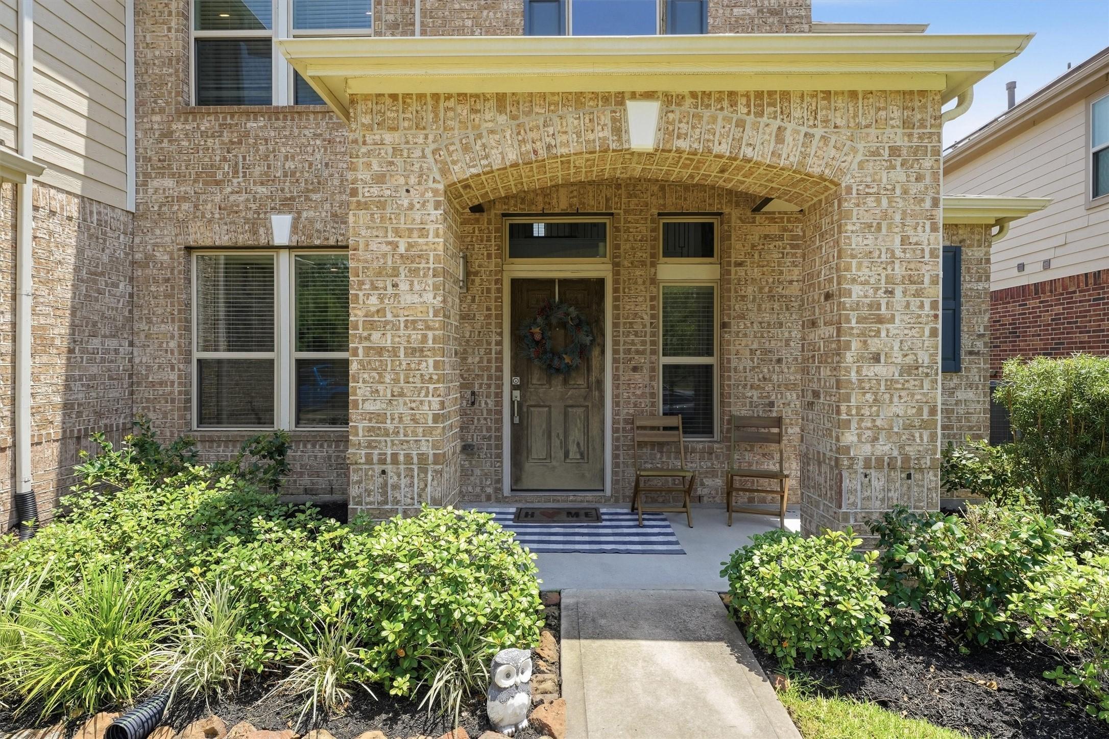 Image 4: Front Porch