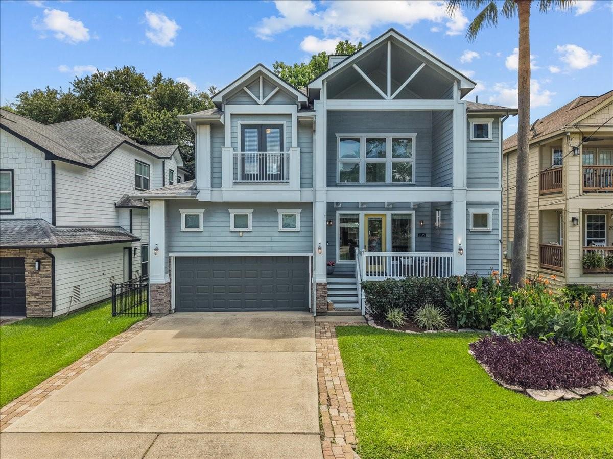 Image 1: From the moment you arrive at 208 Valmar, this str