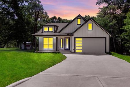 90 Piping Rock Place