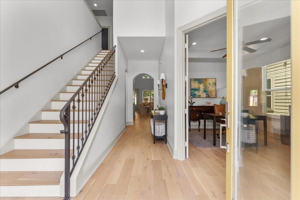 Image 4: The beautiful 2 story entry welcomes you home with