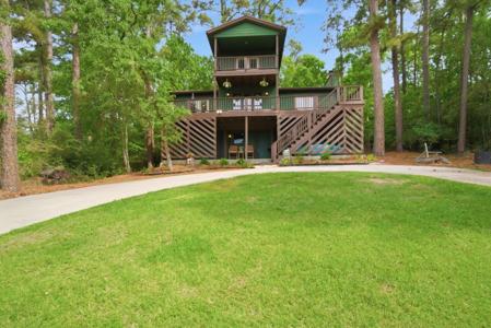 213 Lakefront Drive