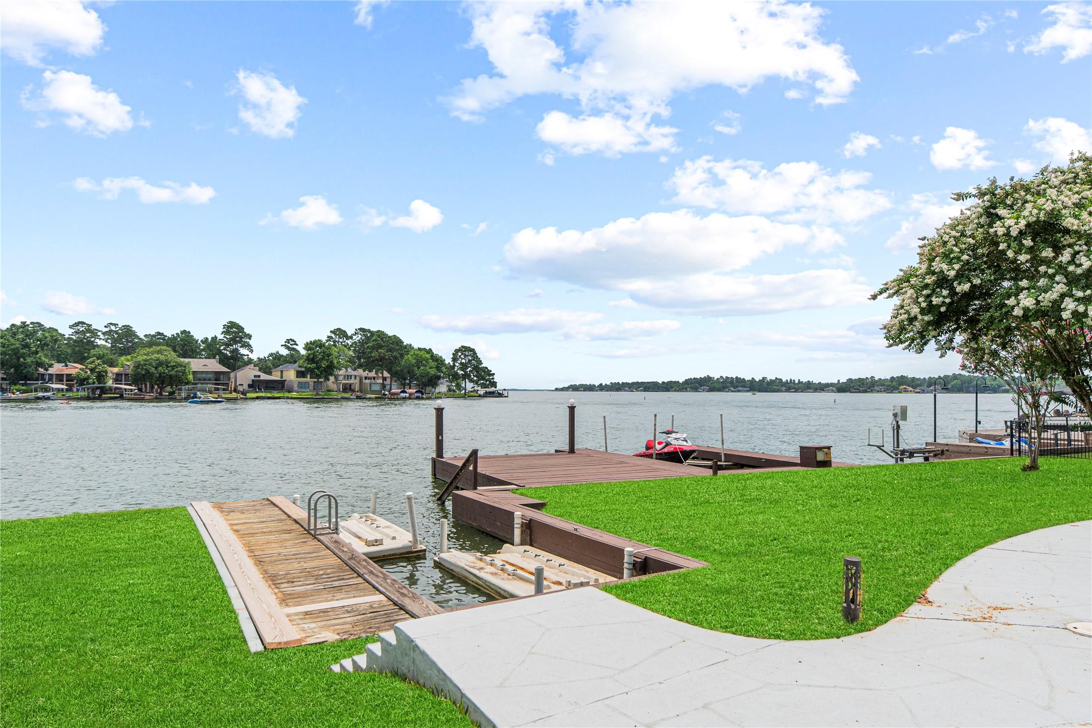 Image 4: No wake zone with great views!!!