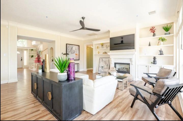 Image 2: Living Room