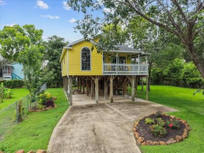 310 Lakeside Drive
