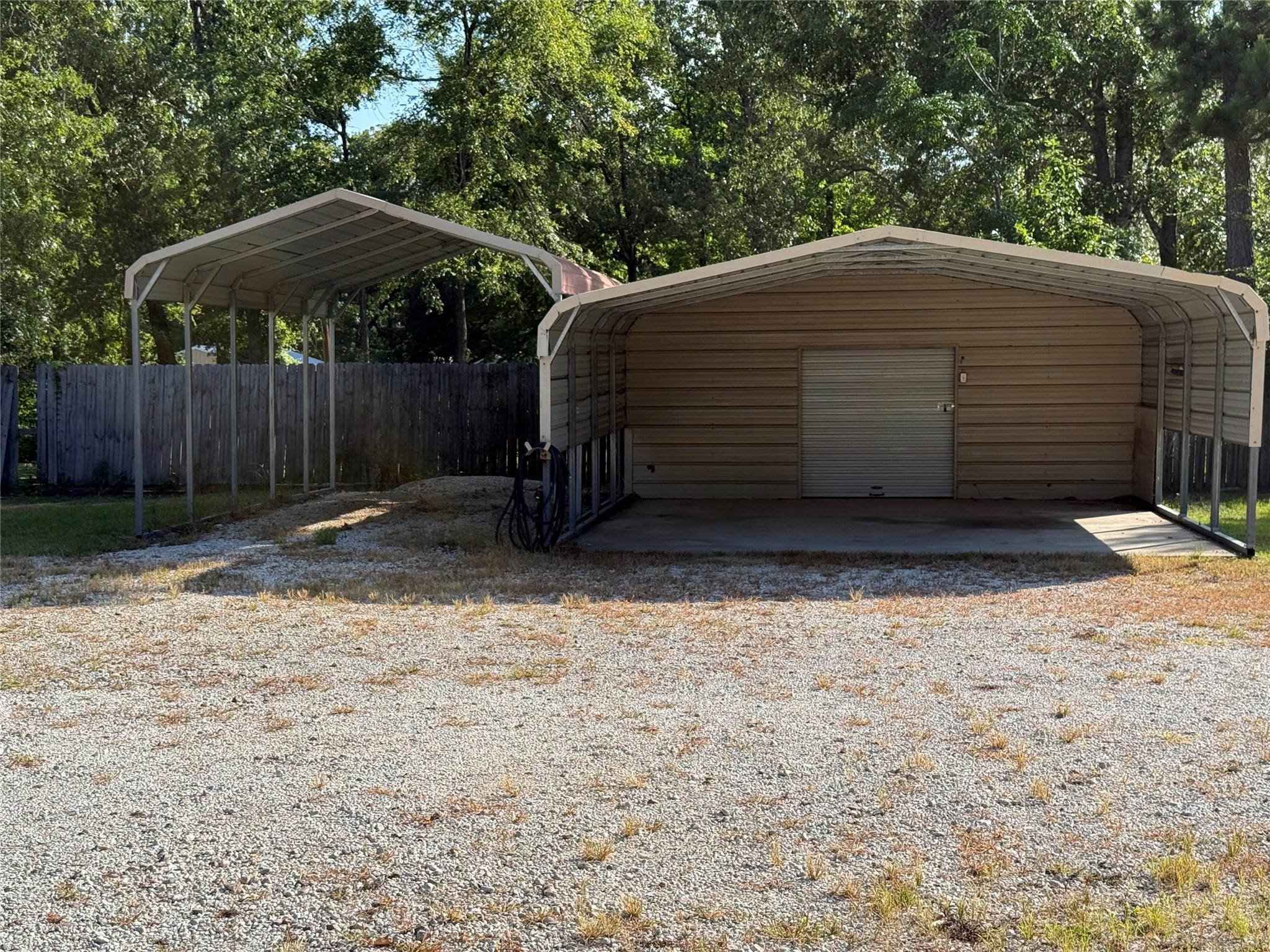 Image 3: Carports
