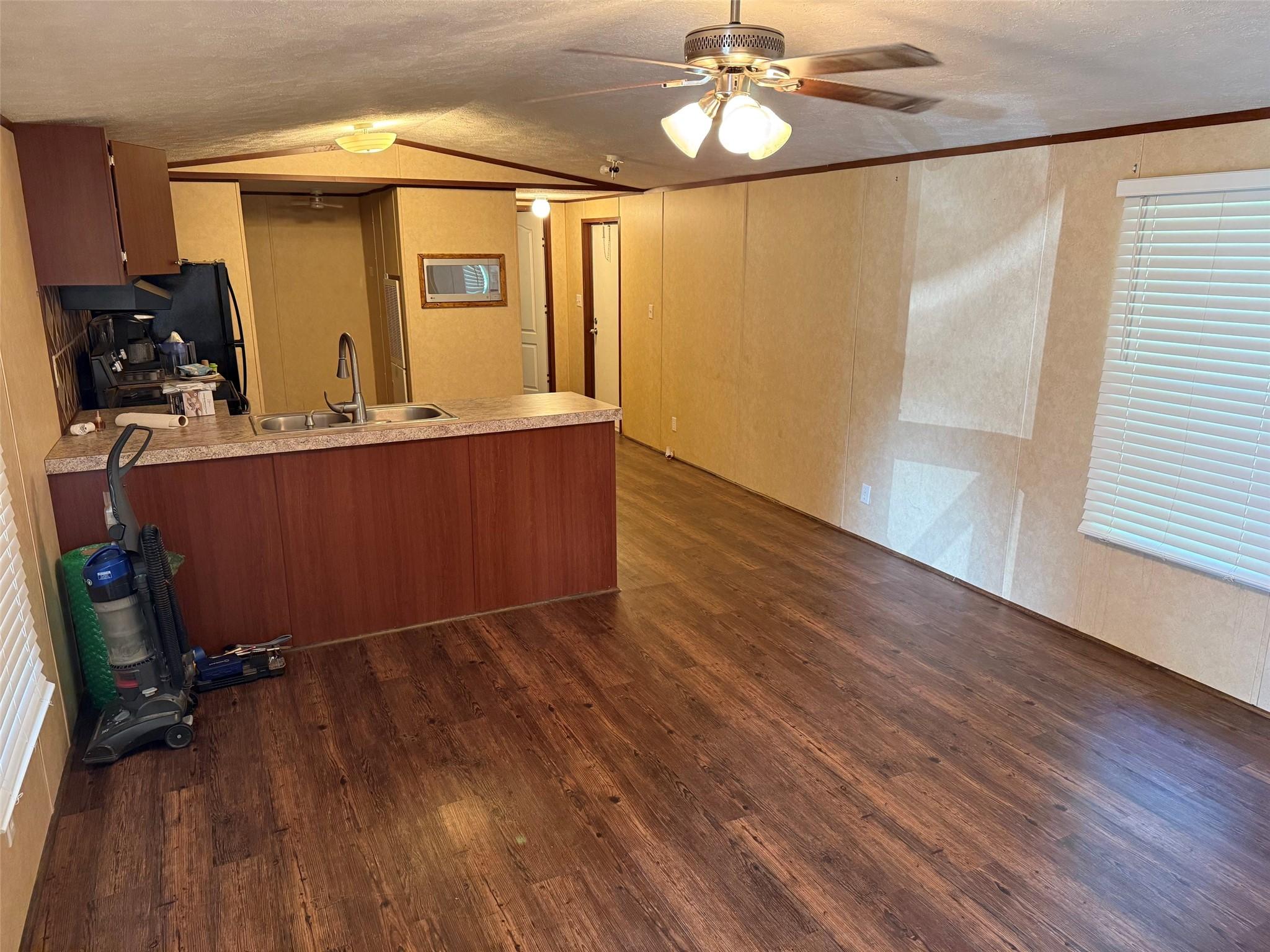 Image 4: Livingroom