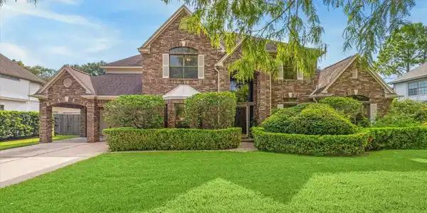 914 Tangle Briar Drive
