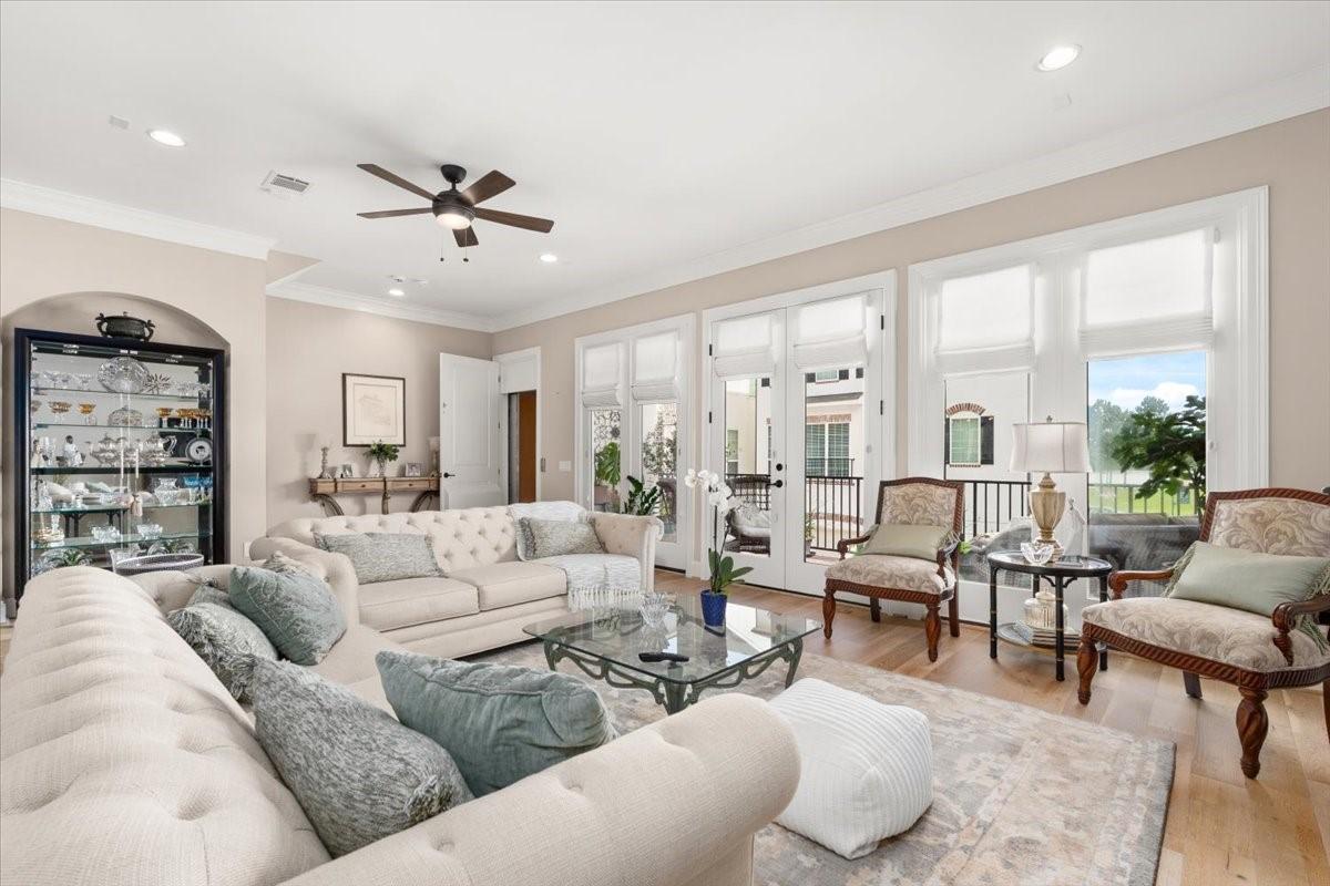 Image 4: Living room with recessed lighting and a beautiful