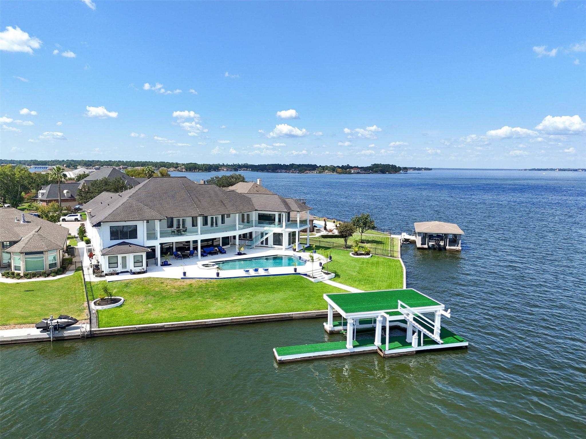 Image 4: One of a kind lot with unrestricted views. Cul-de-