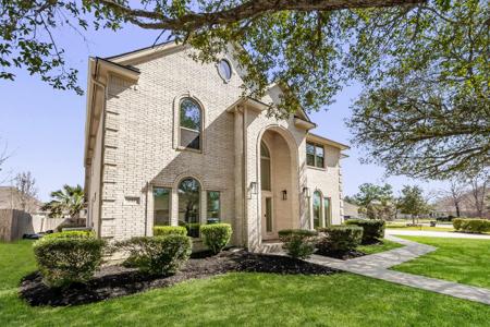 686 Edgewood Drive