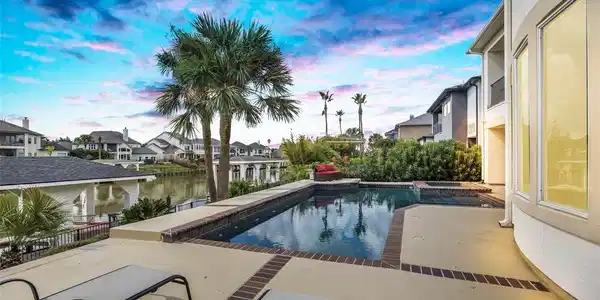 2930 N Island Drive
