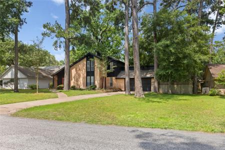 1107 Burning Tree Road