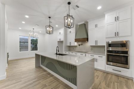 3709 Oak Court