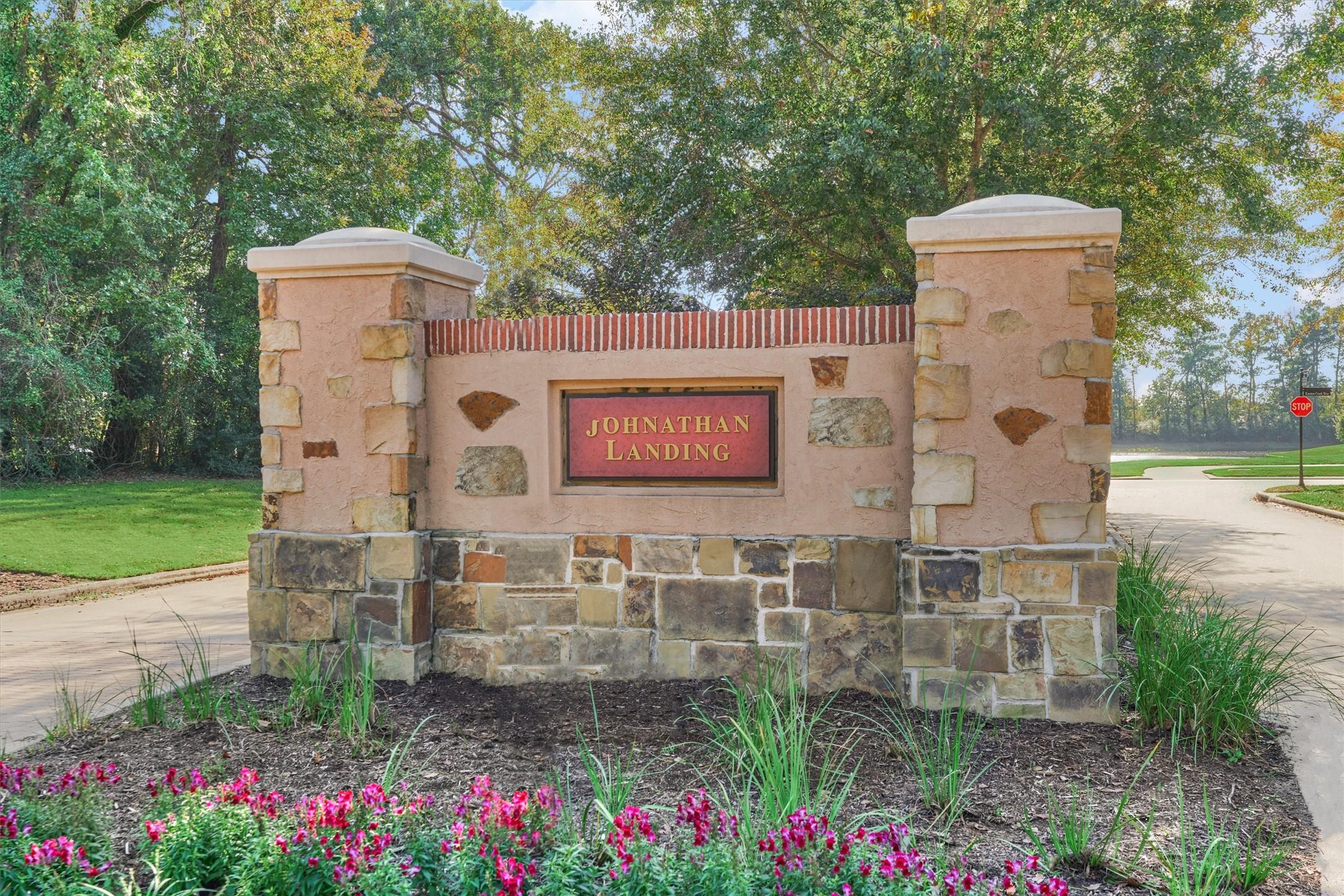 Image 3: Located in the exclusive private gated community o