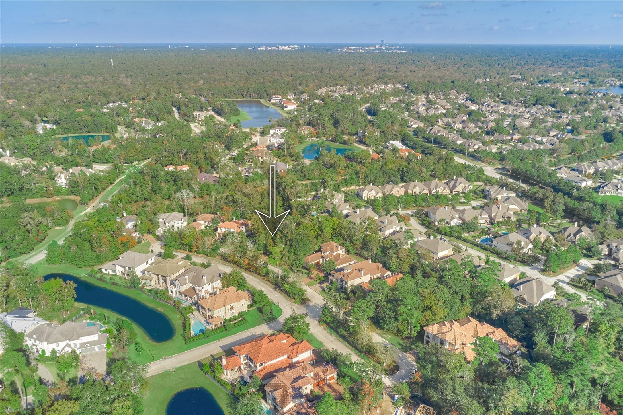 Image 4: Backing to wooded reserve this .24 Acre private lo