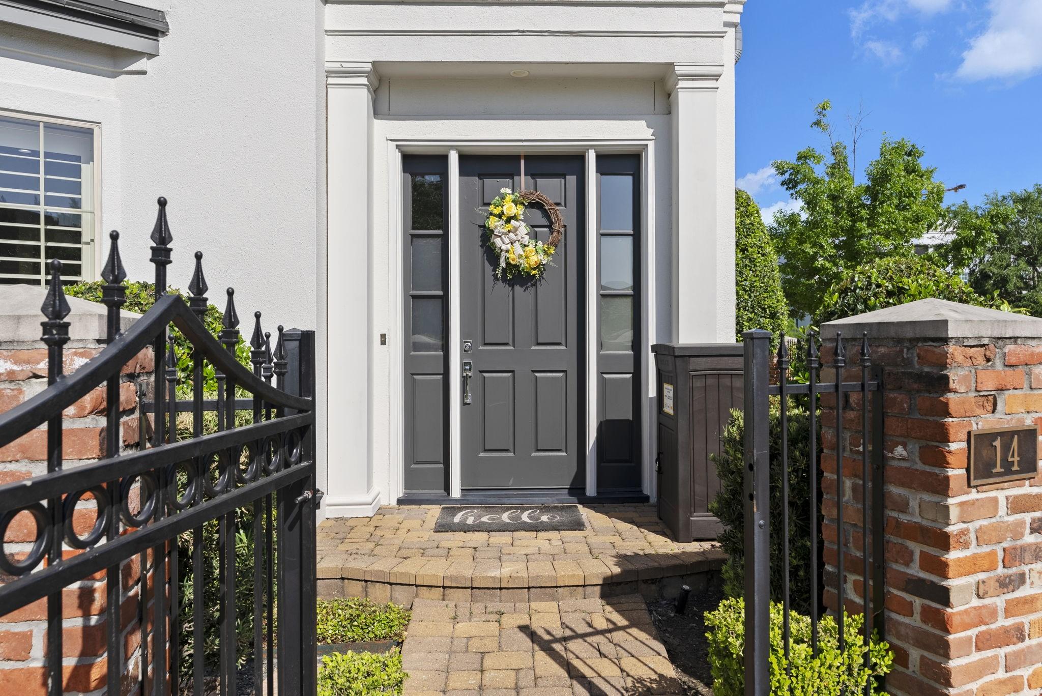 Image 2: Delightful private courtyard welcomes you in!