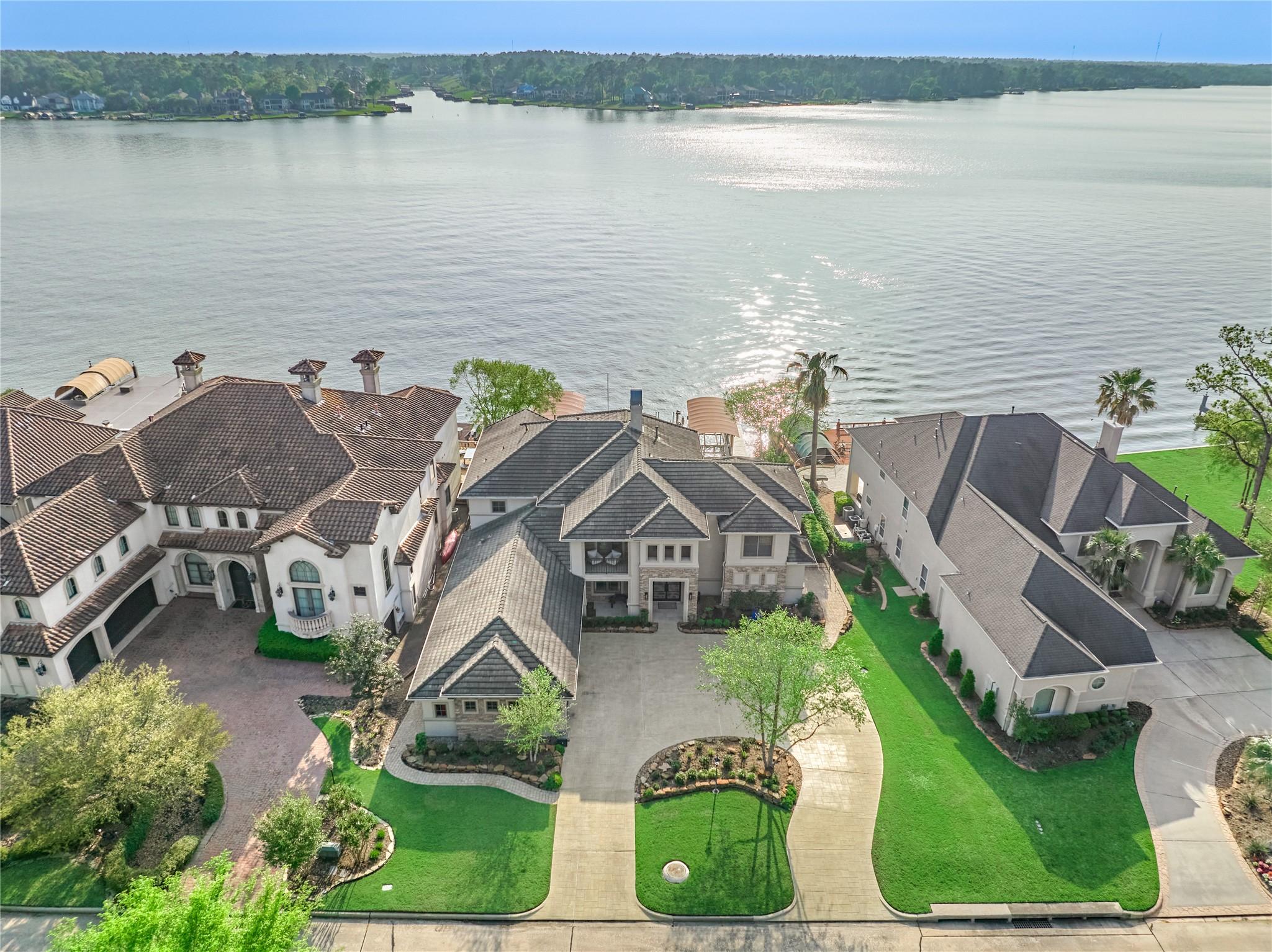 Image 3: This remarkable 4 bedroom, 4 ensuite bath spans ap
