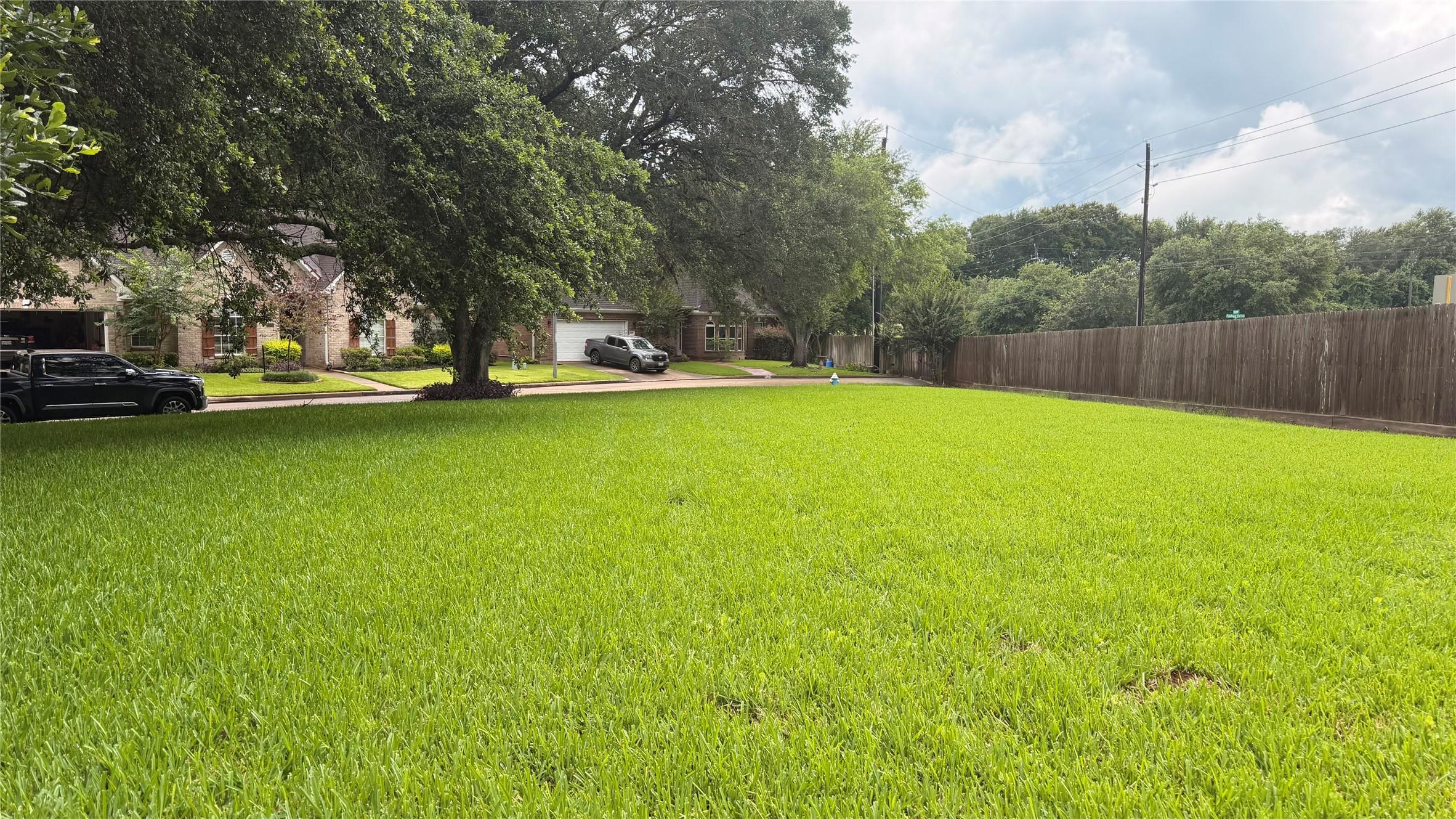 Image 4: 4511 Village Lake