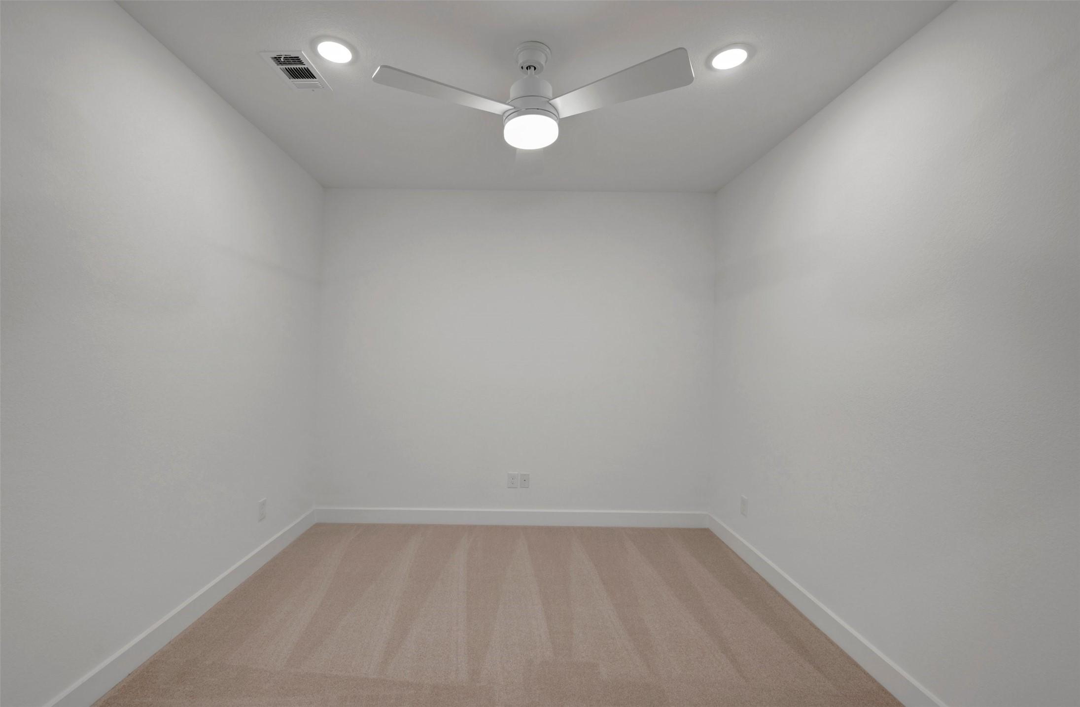 Image 4: Private home office