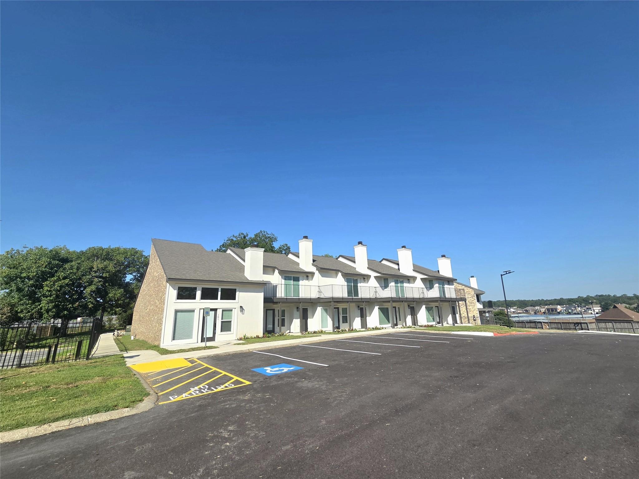 Image 1: Building 1: 6,312 SF