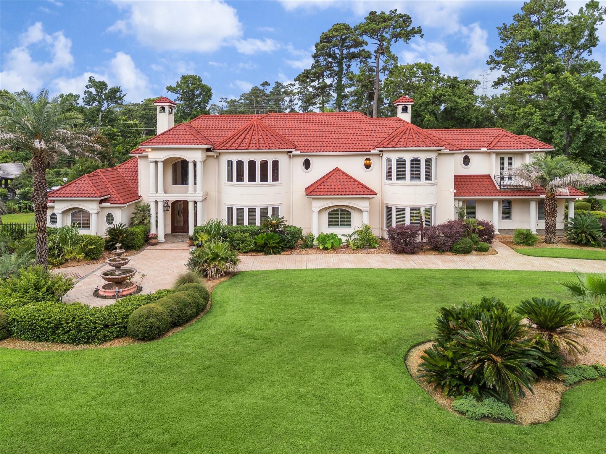 Image 3: Beautiful estates situated on a sprawling corner l