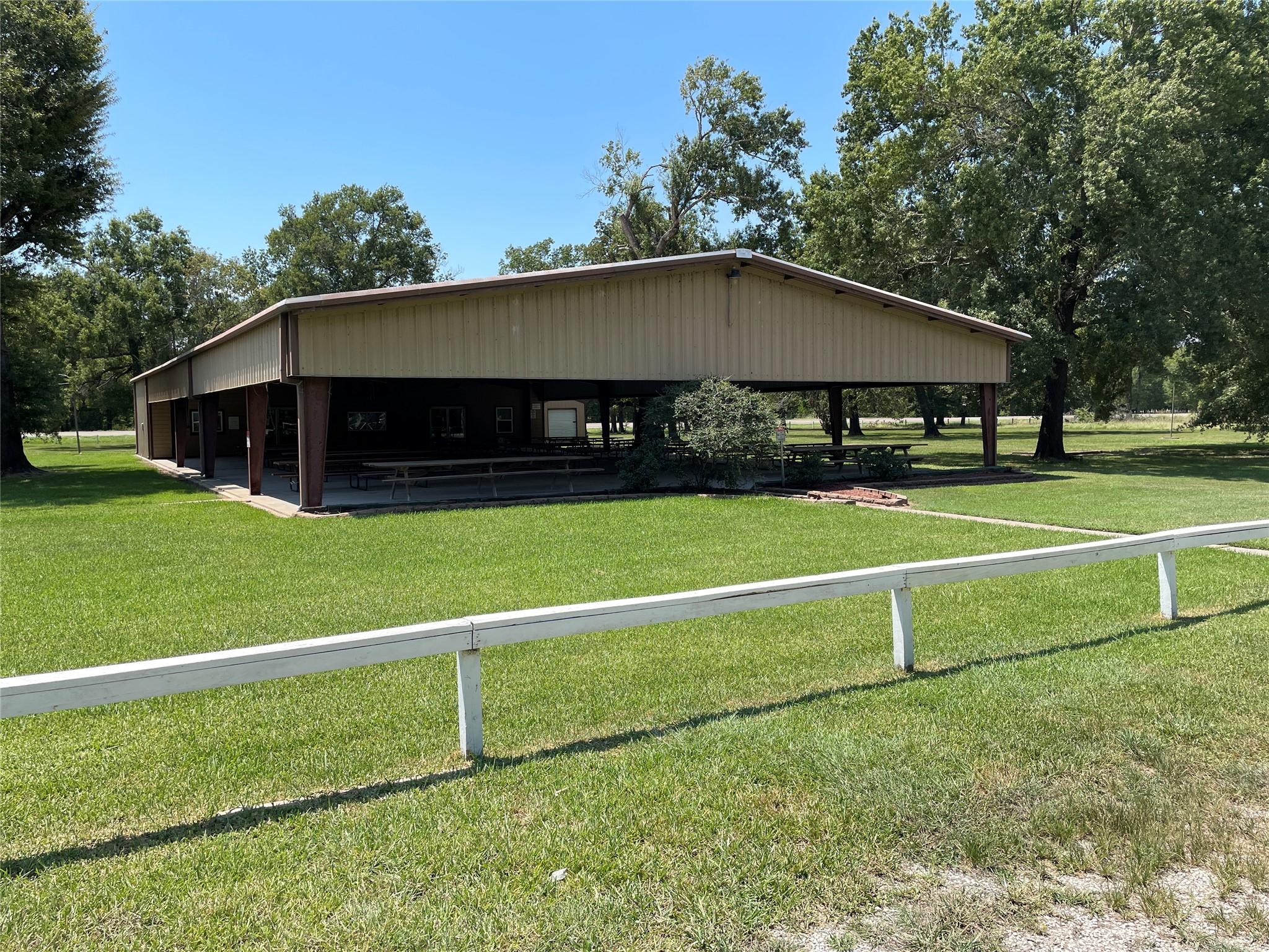 Image 3: Pavilion in park area