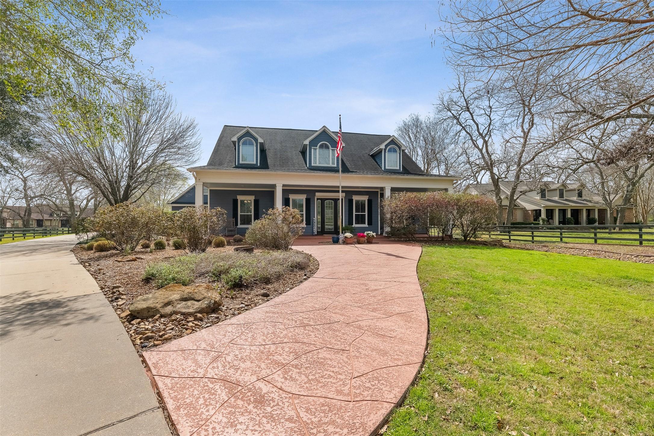 Image 1: Peaceful living at it's finest.