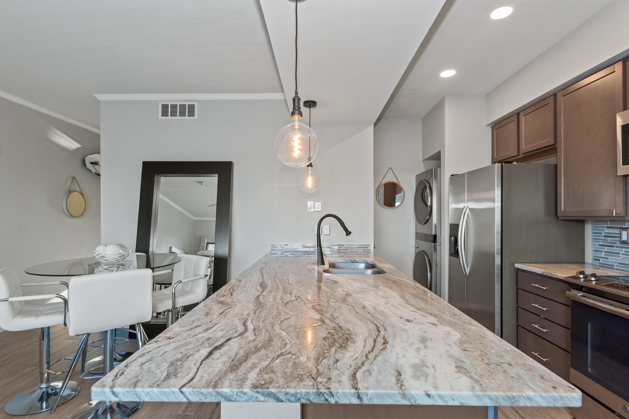 Image 4: GORGEOUS GRANITE!