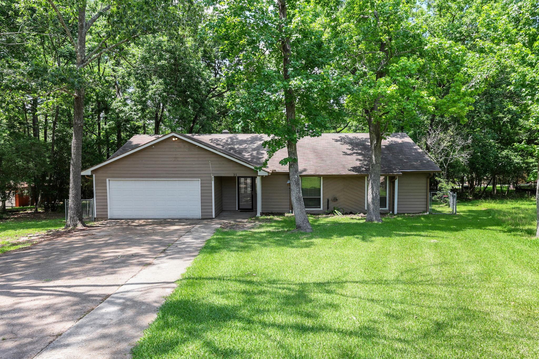 Image 1: Welcome to 31 Oak Cove Lane!