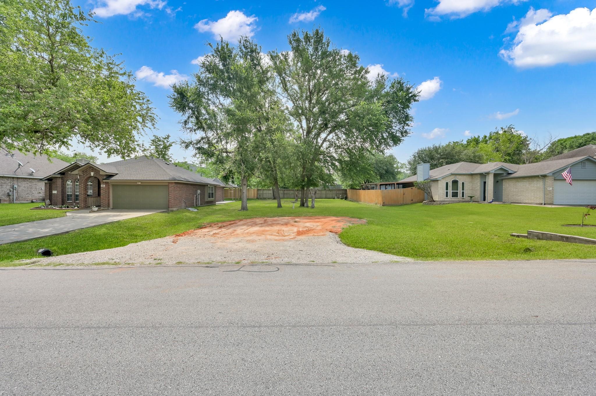 Image 1: Welcome to 14 Paradise Ln.
