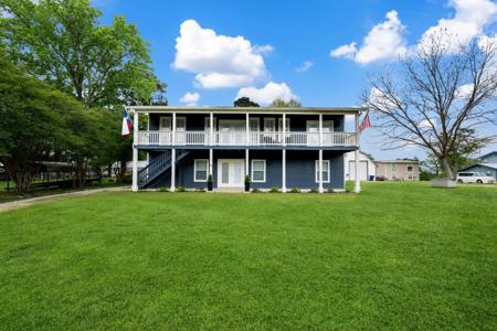 801 Commodore Drive