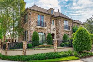 2718 Timberloch Place