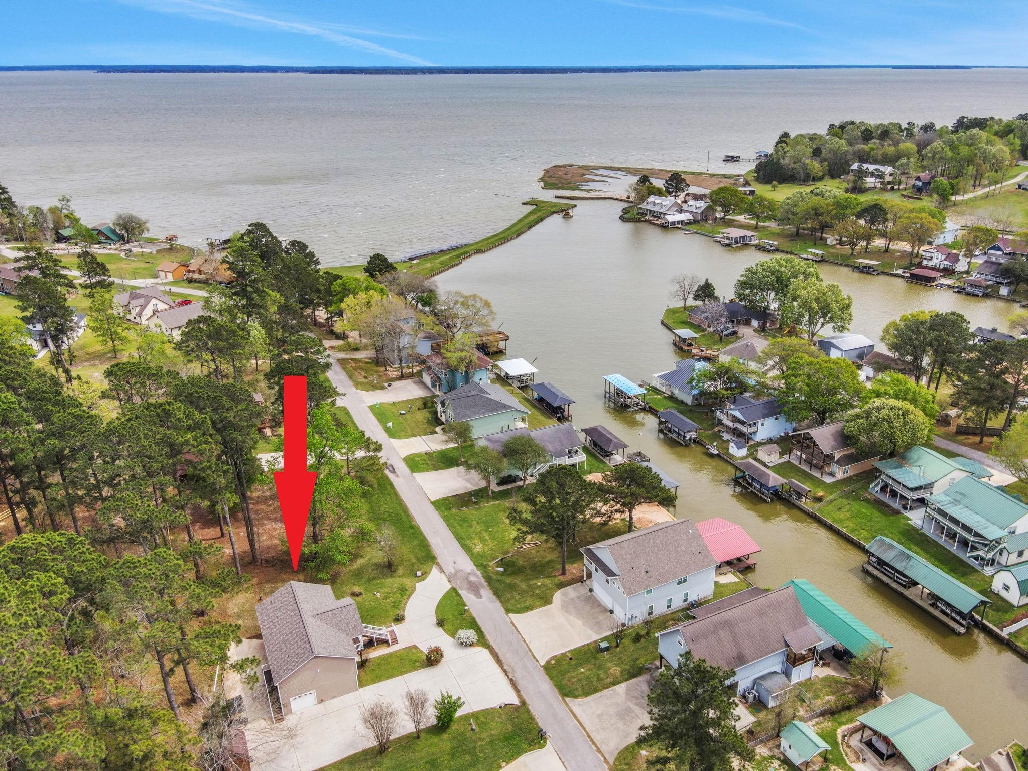 Image 1: Welcome to 360 Holiday Lane - this home is located