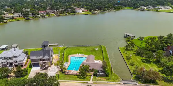 1103 Pecan Circle