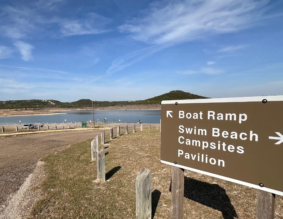 Image 4: Boat ramp 2.5 miles from the lot