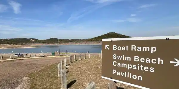 Image 4: Boat ramp 2.5 miles from the lot